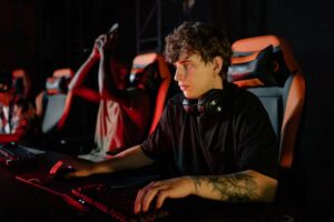 what glarosoupa esports to play defstupgamify